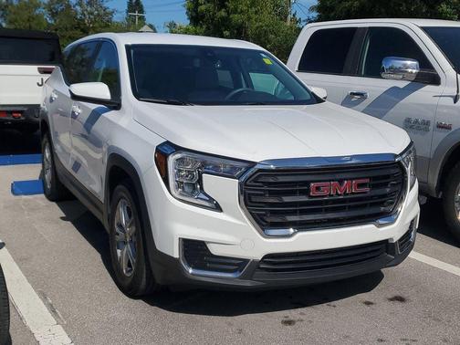 Summit White 2024 GMC Terrain SLE