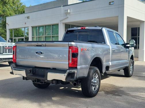 ICONIC SILVER 2023 Ford F-350 Lariat