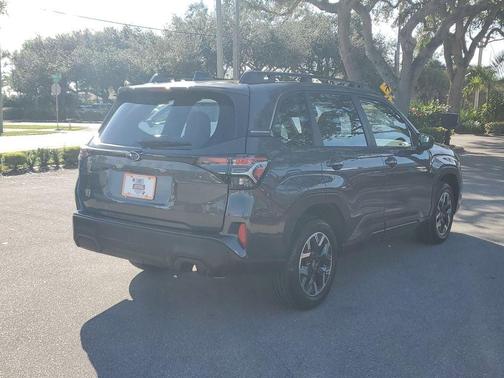 2025 Subaru Forester Base