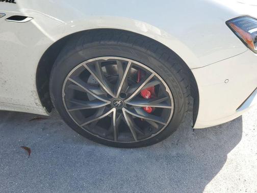 2023 Maserati Ghibli Modena