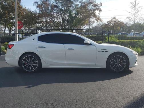 2023 Maserati Ghibli Modena