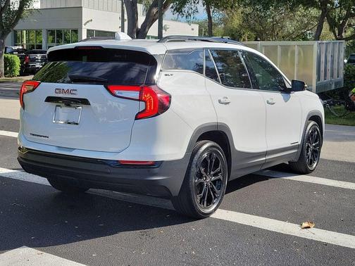 2022 GMC Terrain SLT