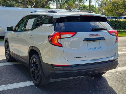 2022 GMC Terrain SLT