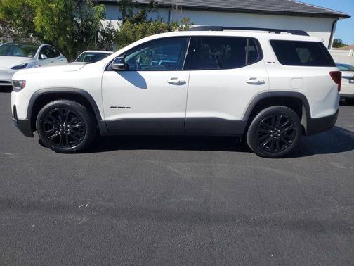 2023 GMC Acadia AWD SLT