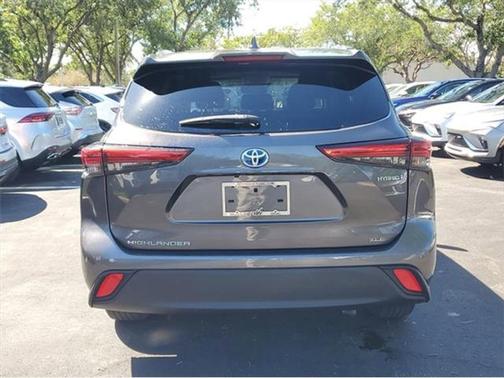 2021 Toyota Highlander Hybrid XLE