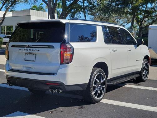 2022 Chevrolet Suburban RST