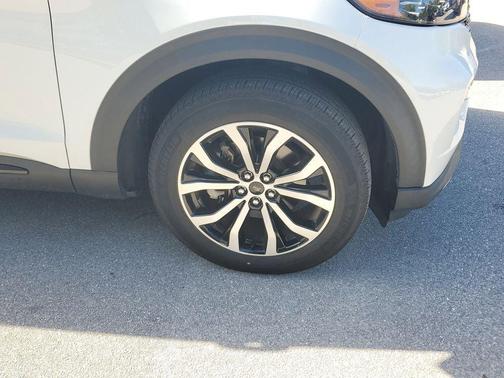 STAR WHITE MET TRI-COAT 2022 Ford Explorer ST-Line