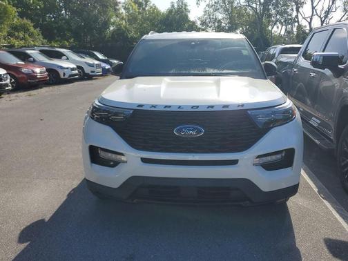 STAR WHITE MET TRI-COAT 2022 Ford Explorer ST-Line
