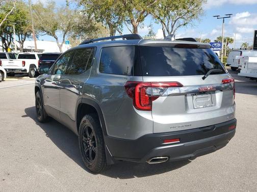 2023 GMC Acadia AWD AT4