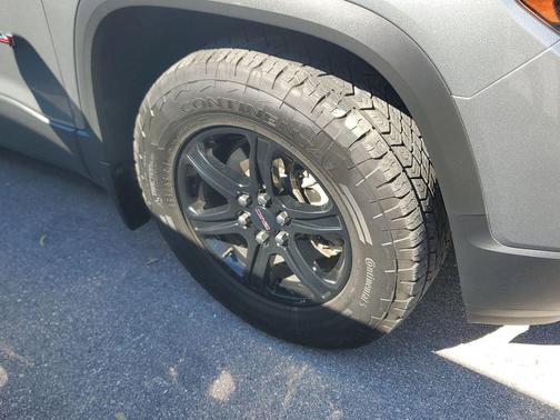 2023 GMC Acadia AWD AT4