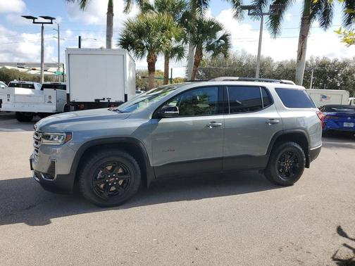 2023 GMC Acadia AWD AT4