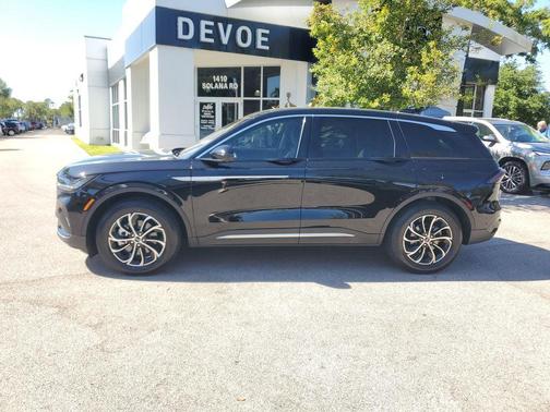 INFINITE BLACK MET CC 2024 Lincoln Nautilus Premiere