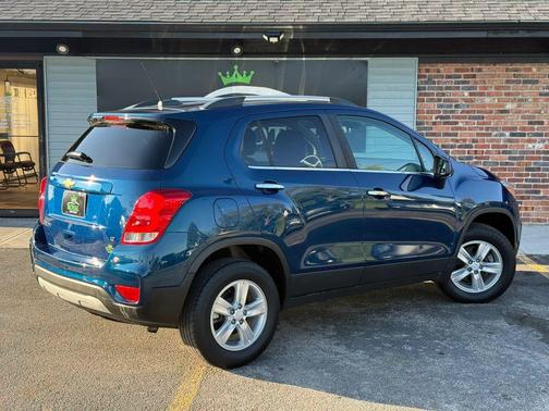 Pacific Blue Metallic 2019 Chevrolet Trax LT