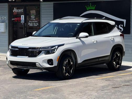 Snow White Pearl 2025 Kia Seltos S