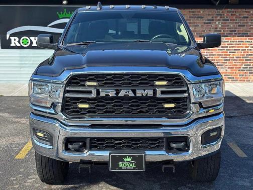 2020 RAM 2500 Tradesman Crew Cab 4X4 6'4' Box