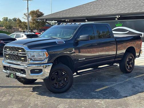 2020 RAM 2500 Tradesman Crew Cab 4X4 6'4' Box