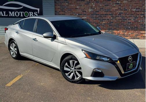 2022 Nissan Altima S FWD