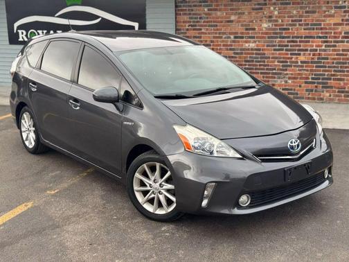 2014 Toyota Prius v Two