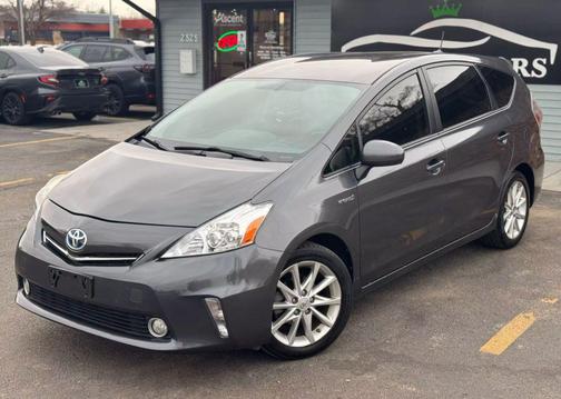 2014 Toyota Prius v Two