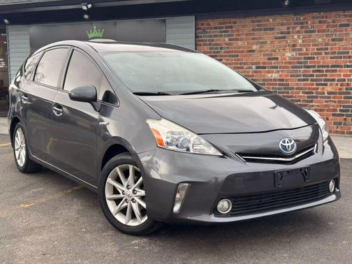 2014 Toyota Prius v Two