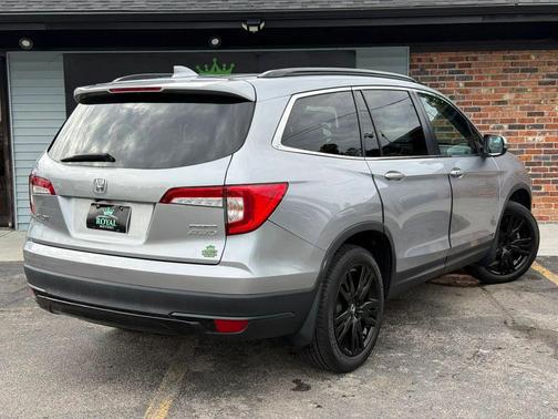 Lunar Silver Metallic 2022 Honda Pilot AWD Special Edition