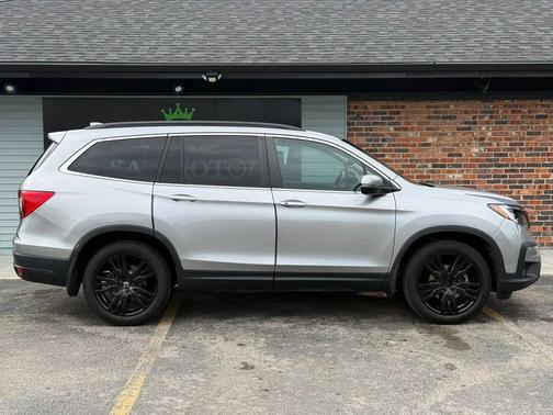Lunar Silver Metallic 2022 Honda Pilot AWD Special Edition