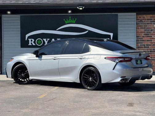 Celestial Silver Metallic/Midnight Black Metallic 2024 Toyota Camry XSE
