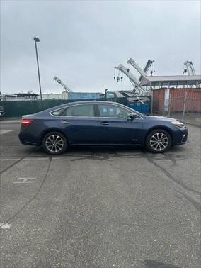 2018 Toyota Avalon Hybrid XLE Premium