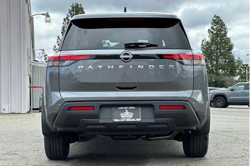 2025 Nissan Pathfinder S FWD