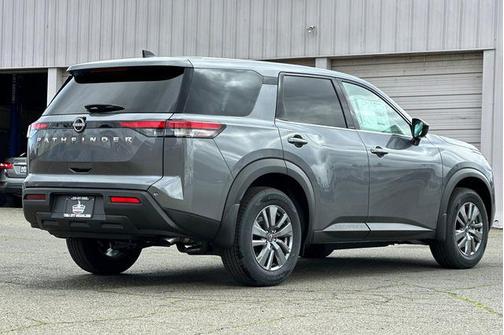 2025 Nissan Pathfinder S FWD