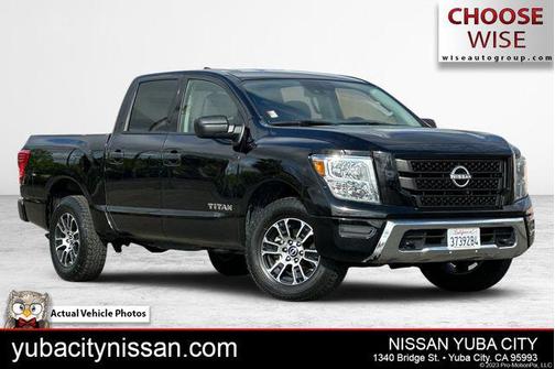 2023 Nissan Titan SV