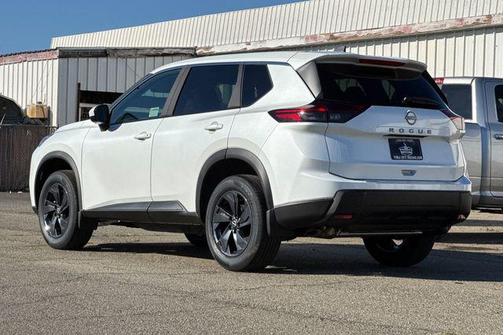 Everest White Pearl Tricoat 2026 Nissan Rogue SV