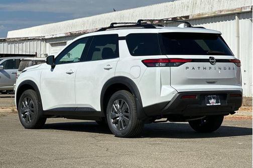 2025 Nissan Pathfinder SV FWD