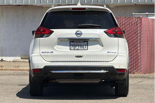 Pearl White Tricoat 2020 Nissan Rogue SV