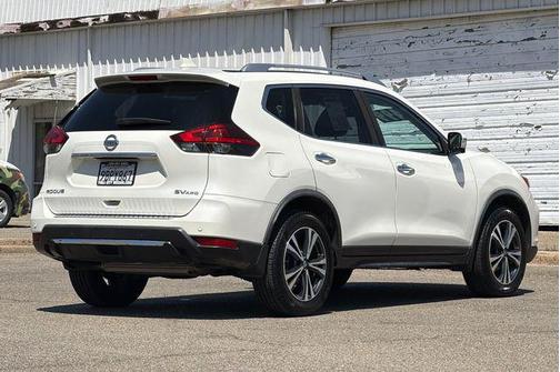 Pearl White Tricoat 2020 Nissan Rogue SV