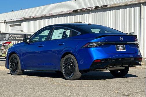 Bluestone Pearl/Super Blk 2026 Nissan Sentra SR