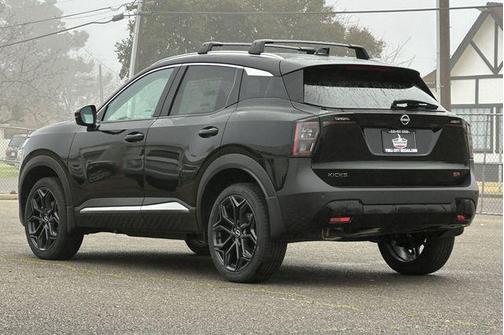 Super Black 2026 Nissan Kicks SR