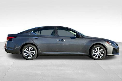 2025 Nissan Altima S FWD