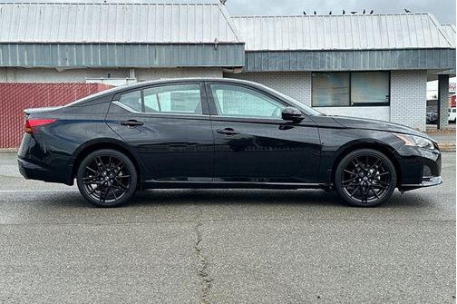 Super Black Clearcoat 2026 Nissan Altima SR FWD