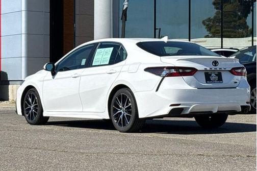 Ice 2024 Toyota Camry SE