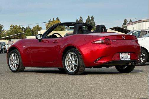 2016 Mazda MX-5 Miata Sport