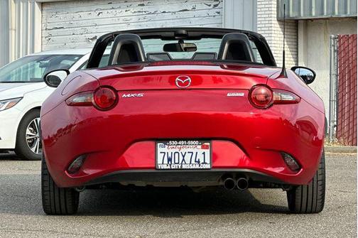 2016 Mazda MX-5 Miata Sport