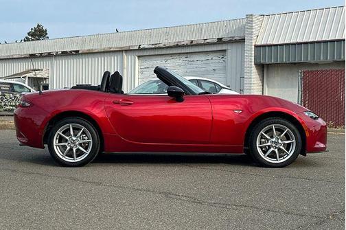 2016 Mazda MX-5 Miata Sport