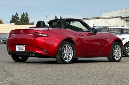2016 Mazda MX-5 Miata Sport