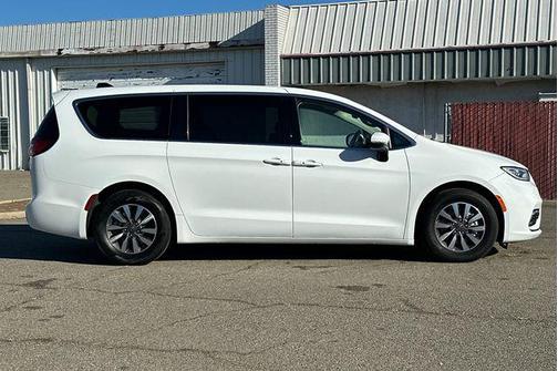 Bright White Clearcoat 2023 Chrysler Pacifica Hybrid Touring L