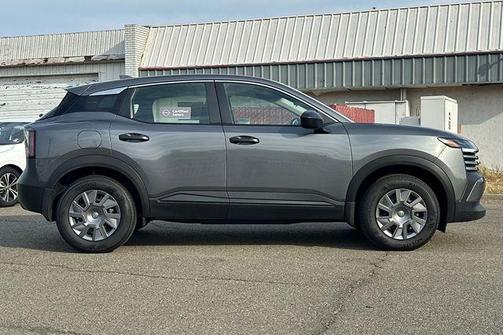 2025 Nissan Kicks S