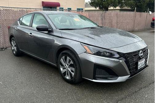 Gun Metallic 2025 Nissan Altima S FWD