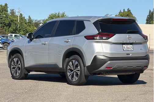 Brilliant Silver Metallic 2023 Nissan Rogue SV