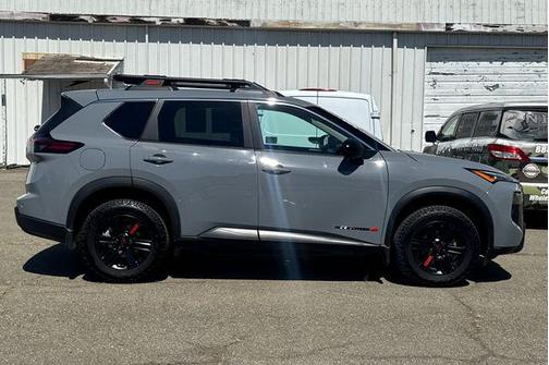 2025 Nissan Rogue Rock Creek