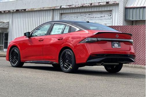 Energetic Ember/Super Blk 2026 Nissan Sentra SR